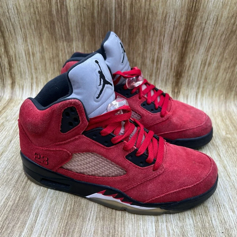 Nike Air Jordan 5 Retro Men's Size 9 Red Raging Bull Toro Bravo Suede DD0587-600
